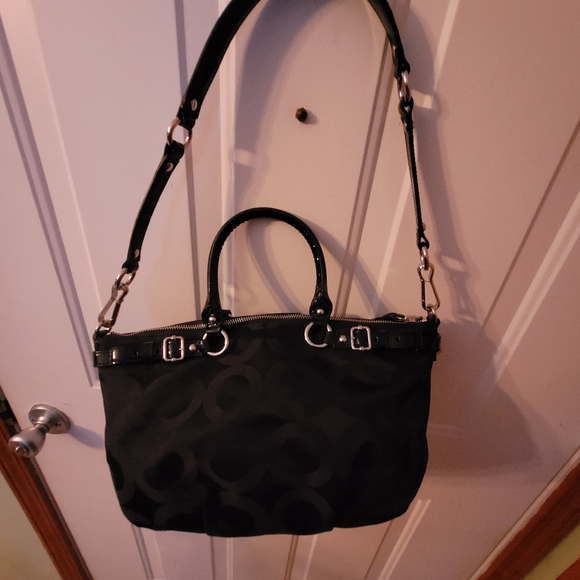 Coach - Picture 2 of 7